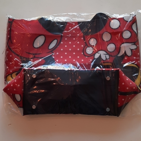 Harveys Seatbelt Mickey and Minnie Wanderlust new - Picture 2 of 4